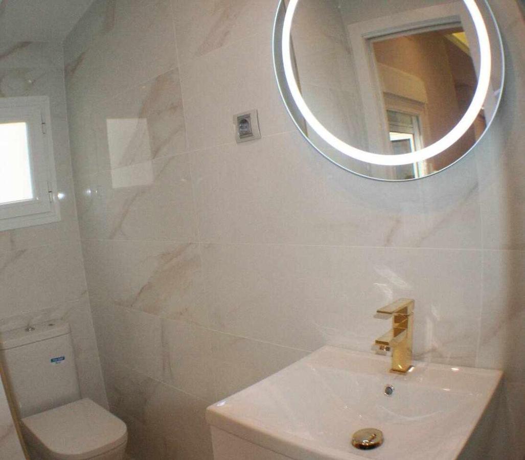 Apartamento Con Terraza Centrico Moderno Nuevo Madrid Bagian luar foto