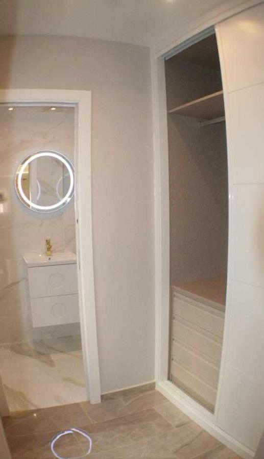 Apartamento Con Terraza Centrico Moderno Nuevo Madrid Bagian luar foto